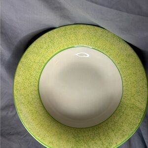Vintage 1995 Hartstone Pottery  Green and Cream 12’’ Dinner Bowl